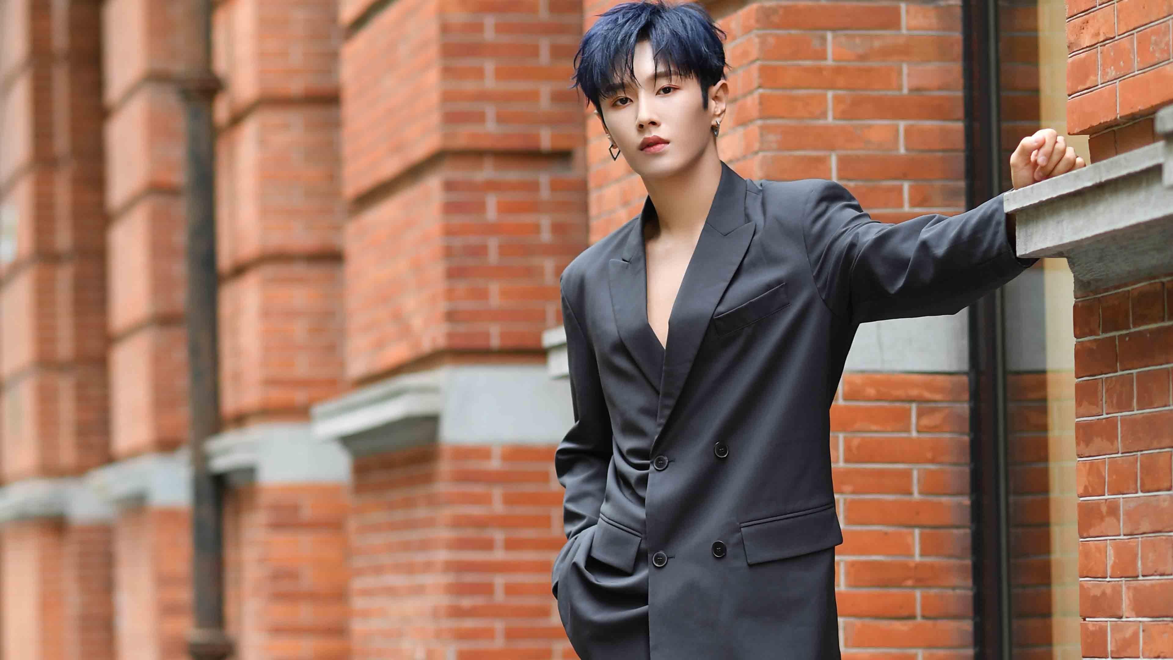 开云平台-“球迷热血沸腾：现场氛围燃爆全场的比赛一览”，描述球赛热血沸腾的诗句